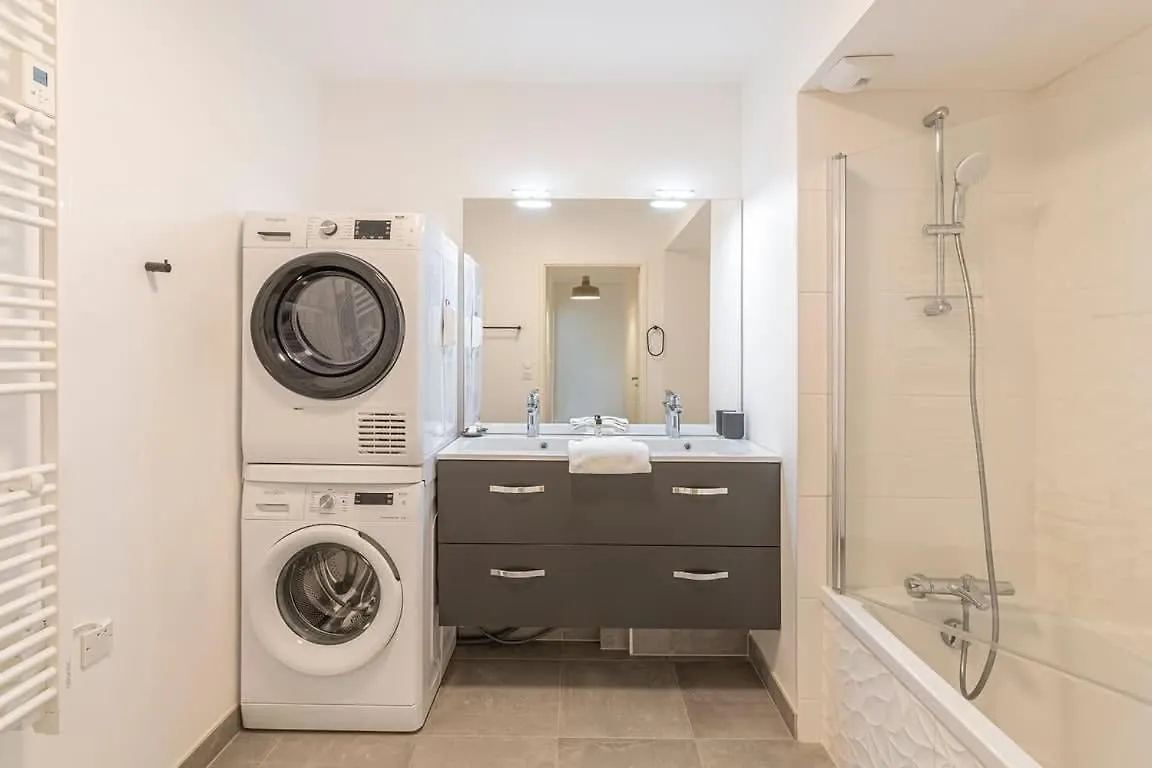 Baudelaire - Beau 2 Chambres - Parking/Plage 400M Dinard Daire