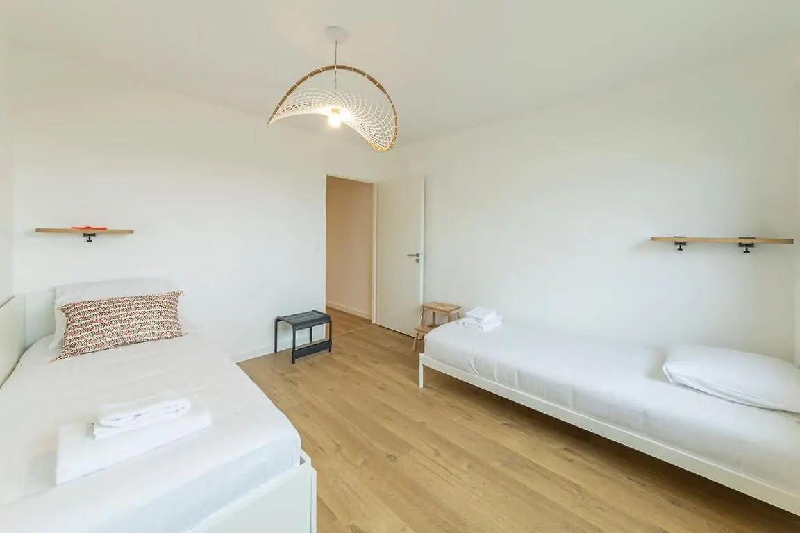 Baudelaire - Beau 2 Chambres - Parking/Plage 400M Dinard 0*,  Fransa