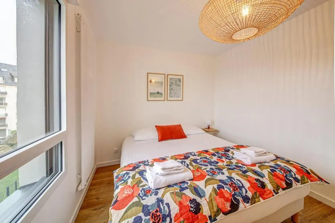 Daire Baudelaire - Beau 2 Chambres - Parking/Plage 400M Dinard